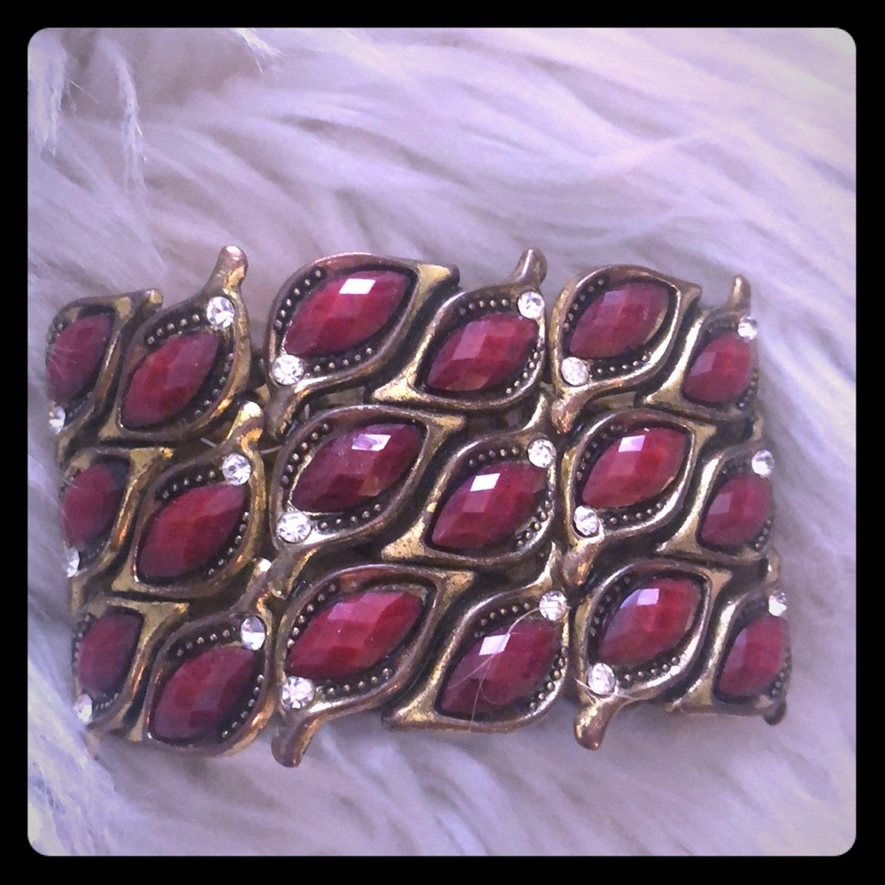 Garnet & Gold Stretch Bracelet. Bangle